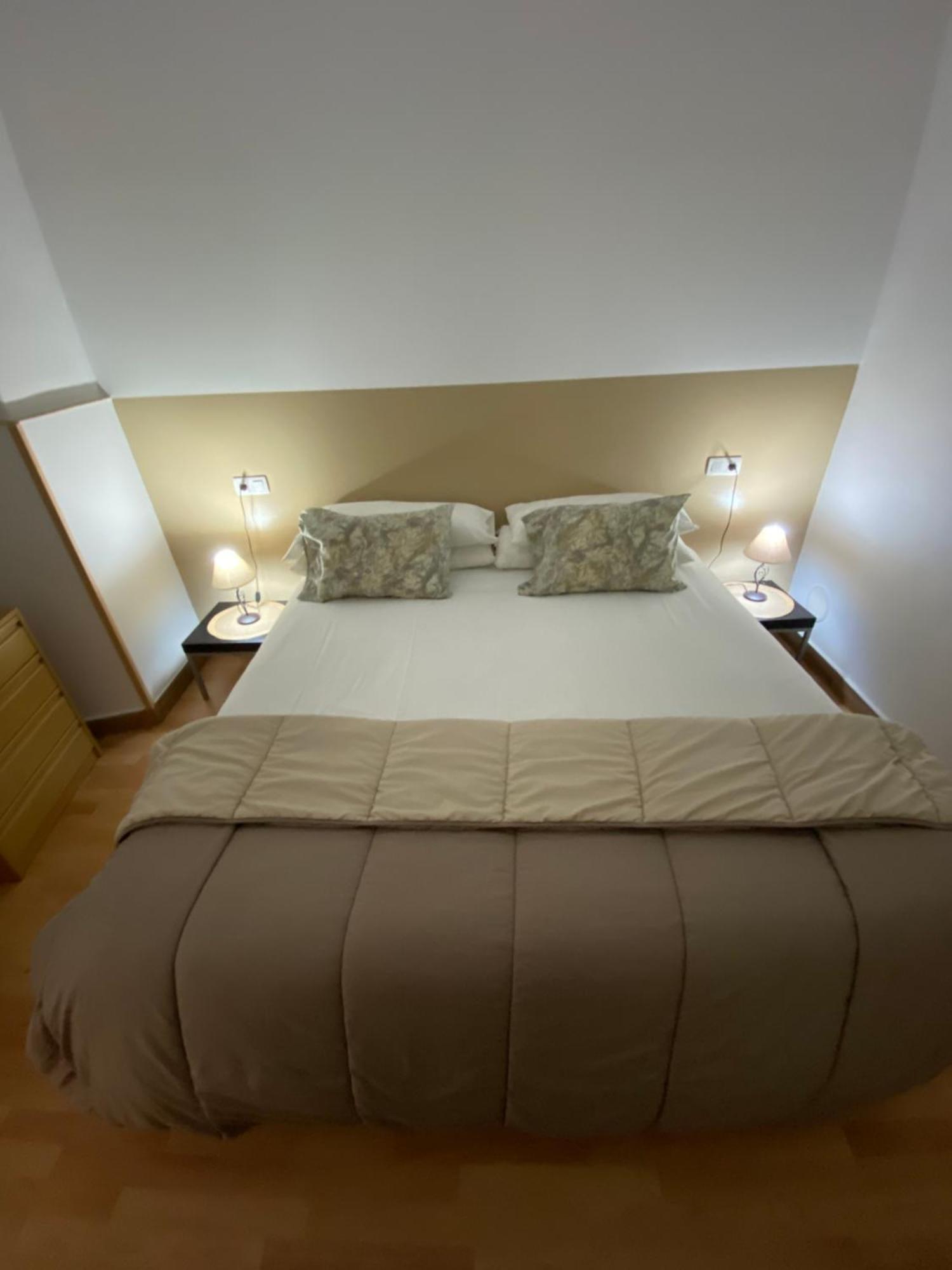 Apartamentos Caceres Bagian luar foto